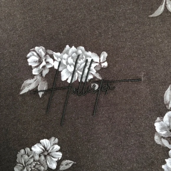 Long Sleeve Cotton Tee with Floral Design - Picture 4 of 16